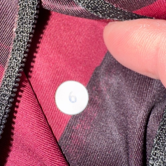 Lululemon Athletica All Sport Crop In Back
Spin Stroke Dashing Purple Black 6 - Picture 10 of 12